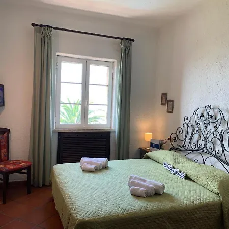 Apartamento Ferienwohnung Fur 8 Personen Ca 400 M In Genua, Italienische Riviera Italienische Westkuste
